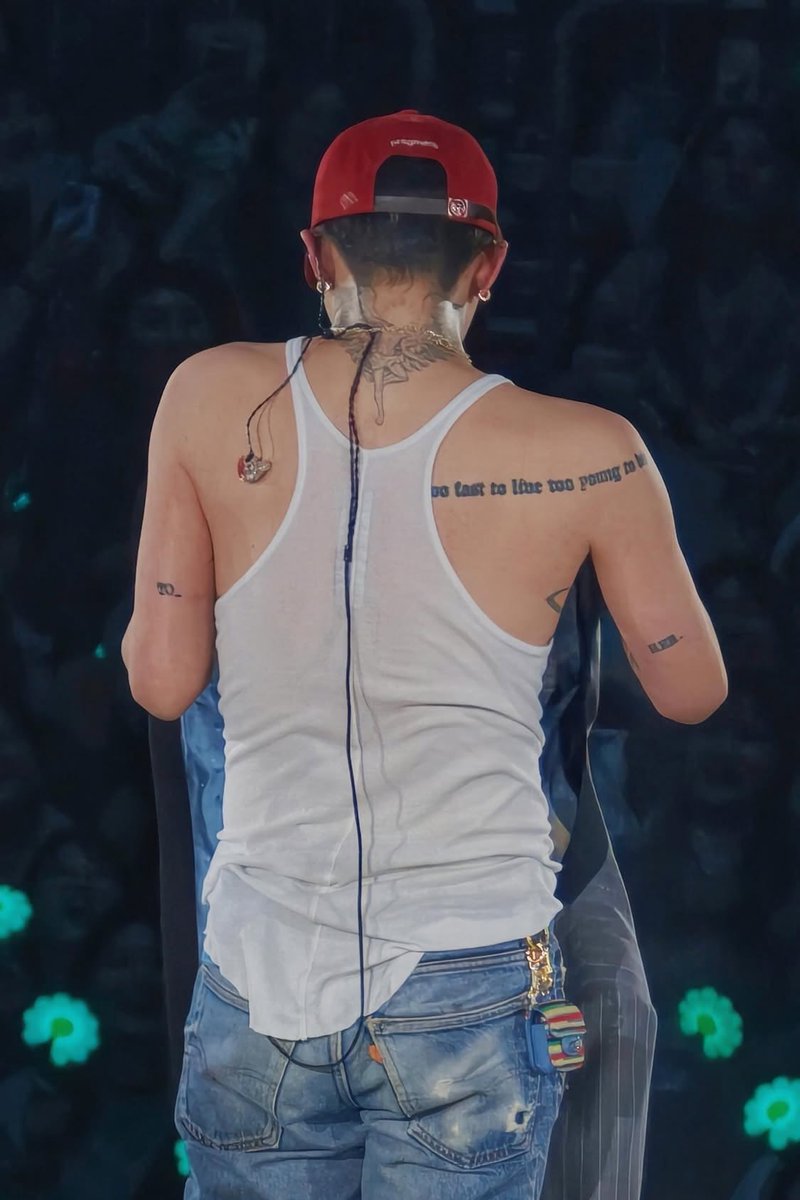 peacepIusone88's tweet photo. 8월이면개덥겠다.. 시원하게갑시다제발♡♡ https://t.co/fHT8BlyMAA