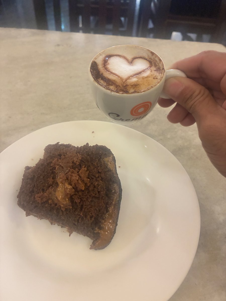 callmevams88's tweet photo. Cafezinho, dona Helena?☕️🙃#edificiomartinelli #sp https://t.co/ynv0GWqPDM