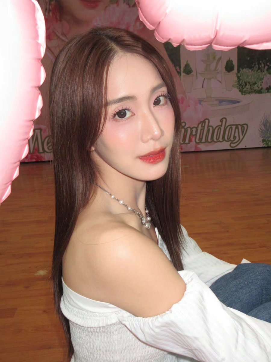 tiyapics's tweet photo. แปป ๆ ชีก็ 27 แล้วอะ ไวเนอะ สวยขึ้นทุกปีเลย 🥺🫳🏻 https://t.co/1IYVZh94Tu
