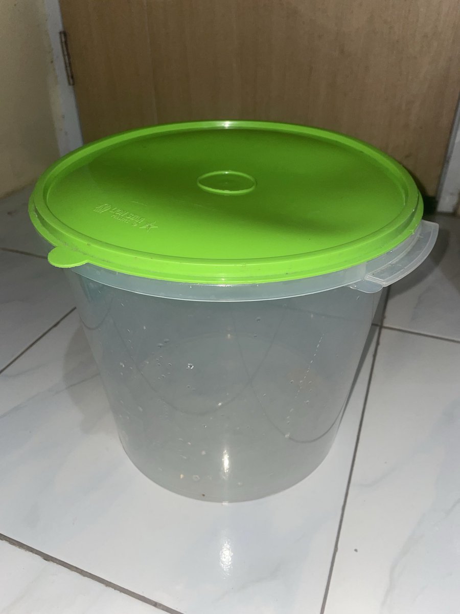 Rin_Bee__'s tweet photo. @unicefess gini mau ga kaa? ukuran 12 liter, 15k aja https://t.co/Axx2E6gEpR