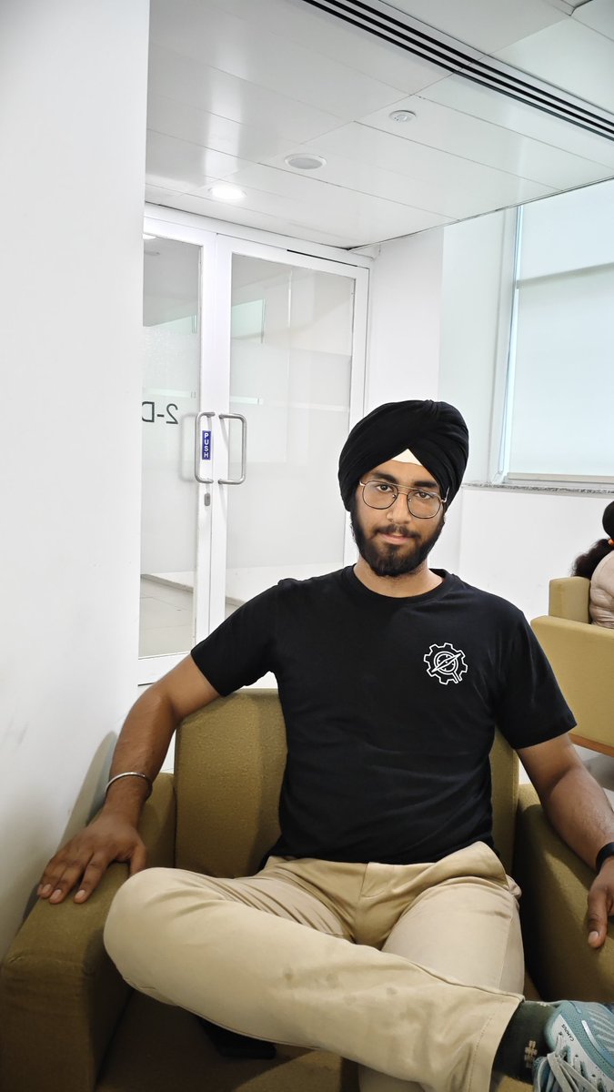ExploringSolver's tweet photo. @singh__chanmeet The artist https://t.co/HDC18pTb6x