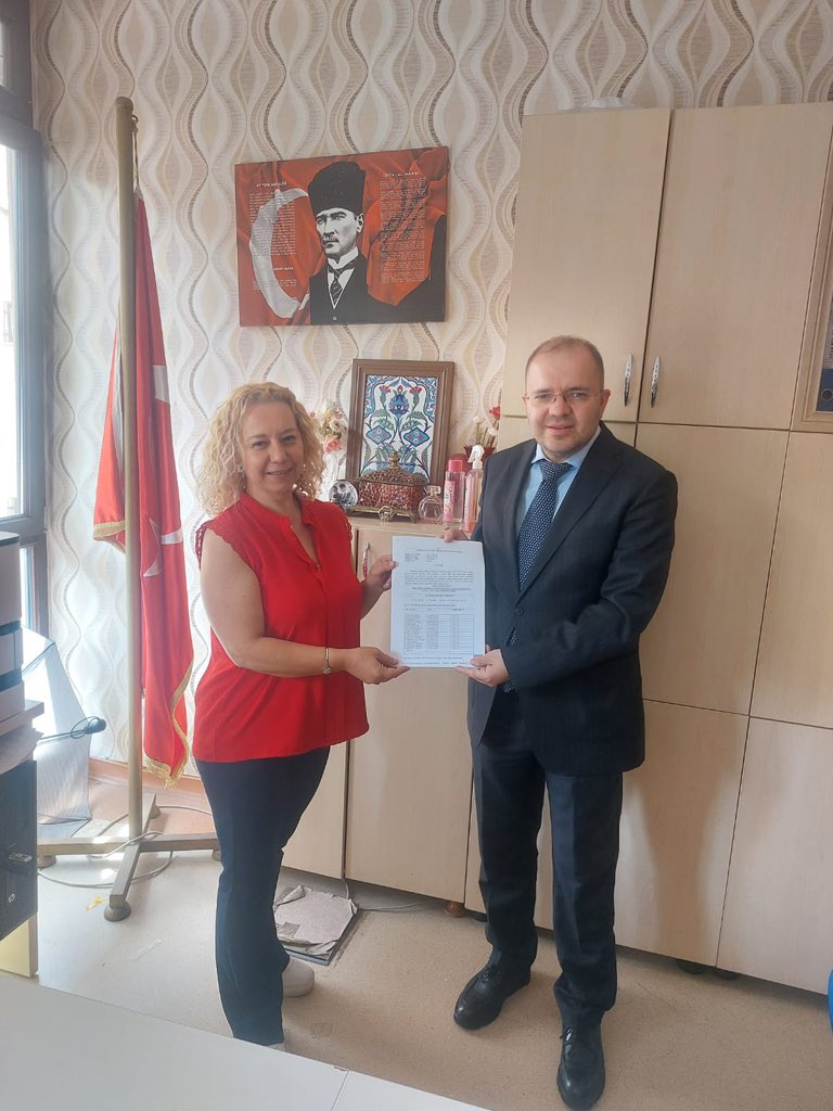 MHPEYUPSULTAN's tweet photo. 06 Haziran 2026 tarihinde gerçekleştirilen Milliyetçi Hareket Partisi Eyüpsultan İlçe Başkanlığı Olağan Kongremizin ardından, İlçe Başkanımız Sayın Yenal Yığrık, Eyüpsultan İlçe Seçim Kurulu’ndan mazbatasını teslim almıştır.

Kongremizin teşkilatımıza, Eyüpsultan’ımıza ve davamıza hayırlı olmasını diliyor; İlçe Başkanımız Sayın Yenal Yığrık’a ve yönetim kurulu üyelerimize görevlerinde başarılar temenni ediyoruz.

Liderimiz Sayın Devlet Bahçeli’nin izinde, birlik ve beraberlik içerisinde Eyüpsultan için çalışmaya devam edeceğiz.