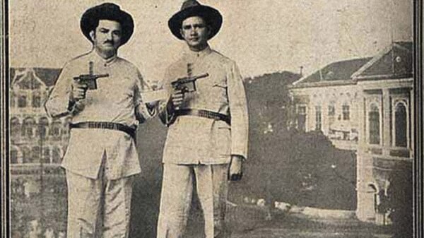 TodayInHistorye's tweet photo. June 9, 1929 (Venezuela): Rebel leader Rafael Simón Urbina freed Dutch and Curaçaoan hostages after a brief siege on the islands, which ultimately paved the way for negotiations with the Venezuelan government. https://t.co/Gd5NPV4Eon