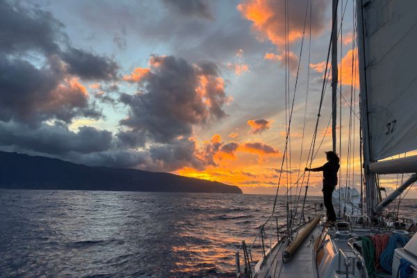 Earth_Changers_'s tweet photo. #TravelTuesday #WorldOceansDay + New #Trips
Ready to swap the ordinary for something #extraordinary?
Your next #sailing #adventure starts hereโฆ
๐ #Caribbean chill? #Sail Aruba to #Panama for palm-fringed anchorages and laid-back #islandlife.
More
https://t.co/r4dwqrvwhQ https://t.co/o9SizboD9j