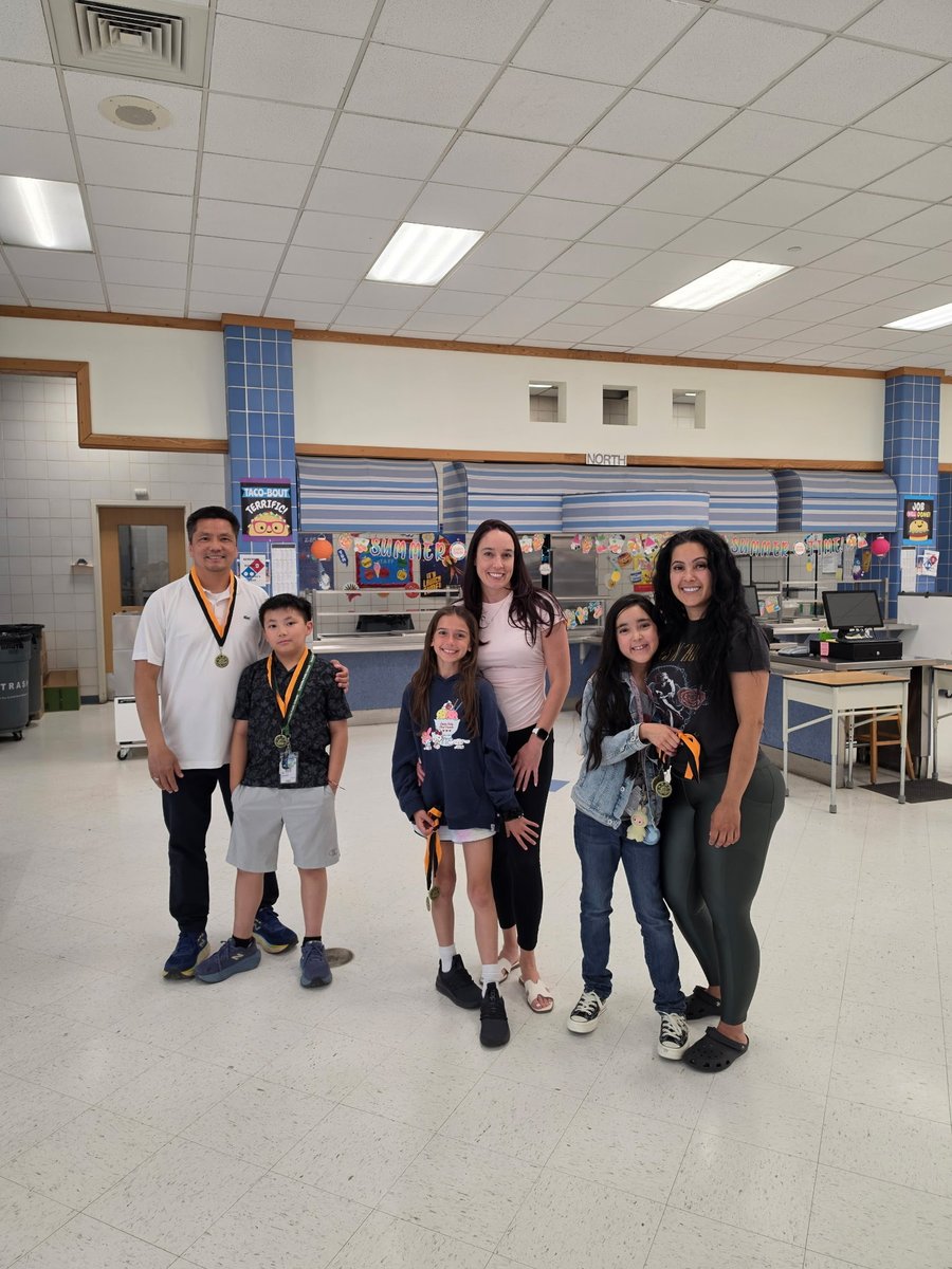 SamselUES's tweet photo. The SUES hosted a Title I ASI Parent/Family Engagement event titled Lift Off and Zoom. Families learned about the correlation between literacy and STEM and students were able to make rockets, balloon cars, and hovercrafts. https://t.co/MAevjAgxUA