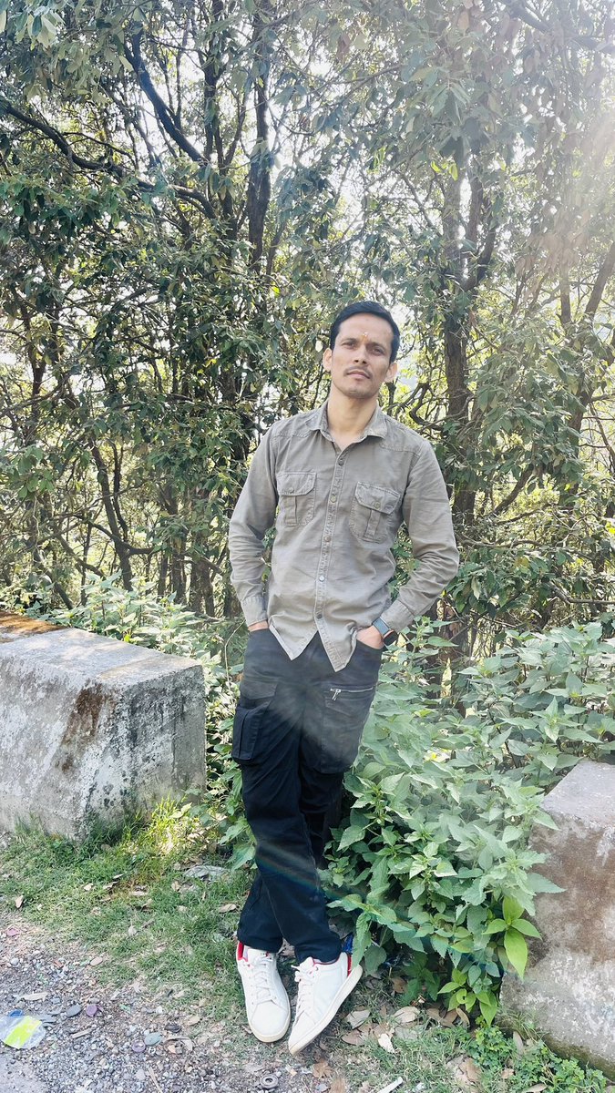csbasnal's tweet photo. Jannat dhoondhne ki zarurat nahi, pahadon mein mil jaati hai💚🏔️ #travel #nature #photography #uttarakhand #devbhoomi #kumaoni #ranikhet #uttarakhandheaven #mountains #explore https://t.co/uumDzTpKzj