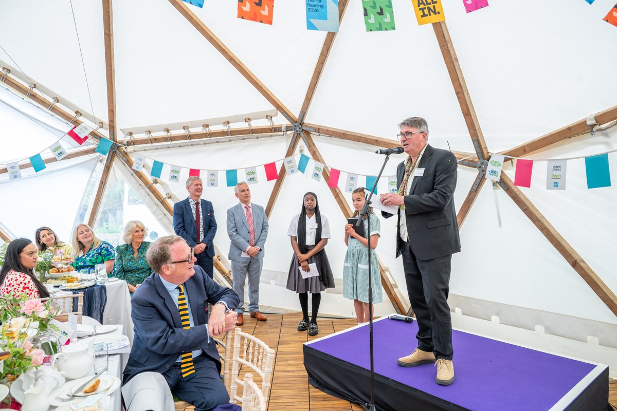 BookmarkCharity's tweet photo. ๐ธWe're looking back at some special moments from #TheBigLunch at the @britishlibrary last week, where we had the honour of meeting Her Majesty The Queen! ๐ซ๐
Read our volunteers' reflections on the event ๐https://t.co/DpFYocnHug
#BookmarkReading @literacy_trust https://t.co/o1HJhjiNXh