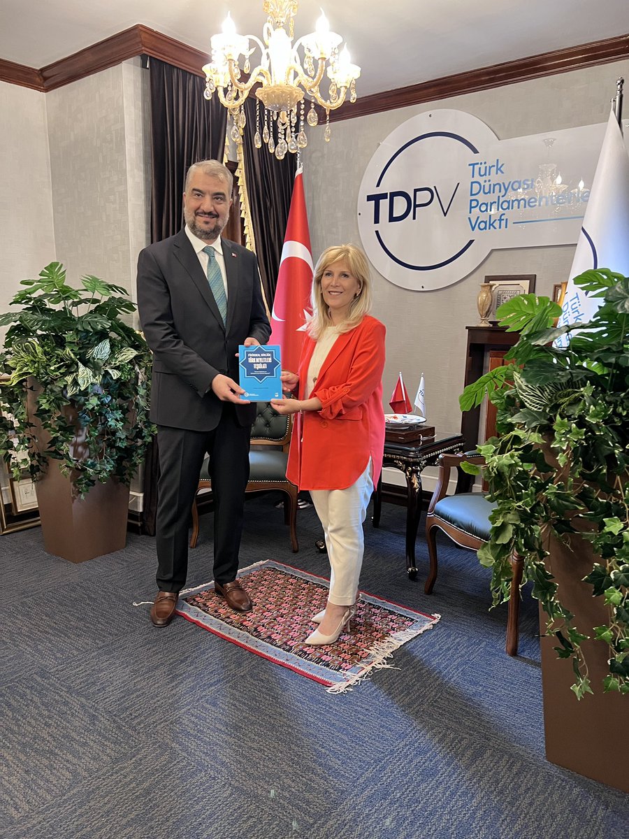 tdpv2016's tweet photo. Türk Dünyası Arabulucular Birliği Başkanı Sayın Av. Arb. Yakup Erikel ve değerli yönetim kurulu üyeleri vakfımızı ziyaret ederek Vakıf Başkanımız Sayın Dr. Abdullah Çalışkan ve başkan yardımcımız Sayın İhsan Şener ile görüştüler. Ziyarette birliğin çalışmaları ve gelecekte iki kuruluş arasında yapılabilecek iş birliği imkanları ele alındı. @tdarbbirligi