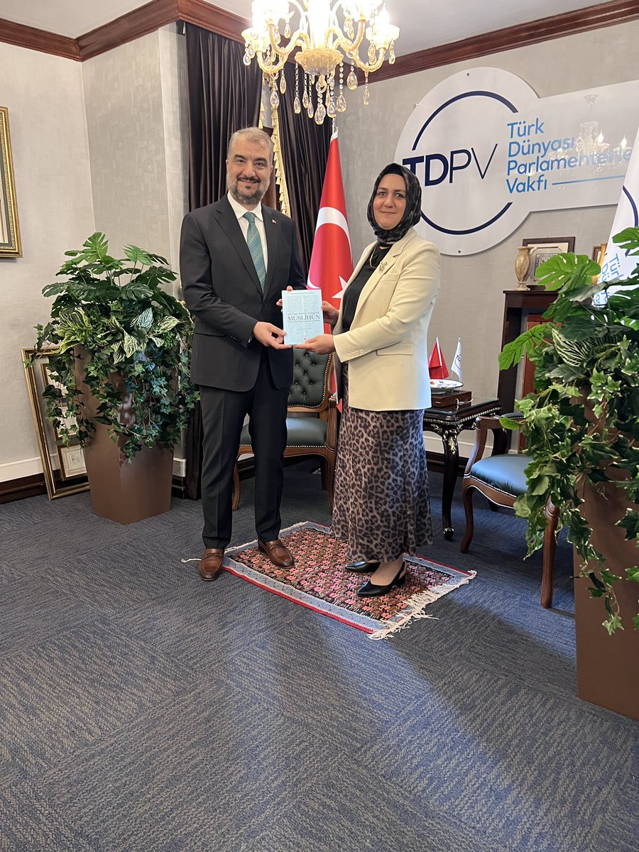 tdpv2016's tweet photo. Türk Dünyası Arabulucular Birliği Başkanı Sayın Av. Arb. Yakup Erikel ve değerli yönetim kurulu üyeleri vakfımızı ziyaret ederek Vakıf Başkanımız Sayın Dr. Abdullah Çalışkan ve başkan yardımcımız Sayın İhsan Şener ile görüştüler. Ziyarette birliğin çalışmaları ve gelecekte iki kuruluş arasında yapılabilecek iş birliği imkanları ele alındı. @tdarbbirligi