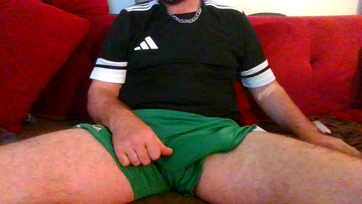 ChibreSteve's tweet photo. Bulge Canap Expose 🤟🏽
#teamexhib #branle #potes #cock #masculine #solo #masturbation #edging #cum #wank #gay #bi #teub #bite #branleur #bulge #sturbeur #ruteur #bator #poto #masc #zob #malecreator #jerkoff https://t.co/QyLTYtgWSg