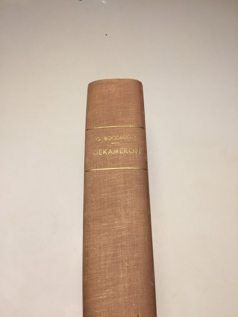 lagrandebeaute's tweet photo. Giovanni Boccaccio 
„Dekameron. Pełne wydanie stu opowieści”
 przekład i posłowie: 
Edward Boyé
 przedmowa: Kornel Makuszyński
 ilustracje: Maja Berezowska
 Warszawa 1930, Bibljoteka Arcydzieł Literatury 👇
https://t.co/DRYKju2dK6

#antykwariat #ksiazki #readlist2026pl https://t.co/d8ScxvIPVu