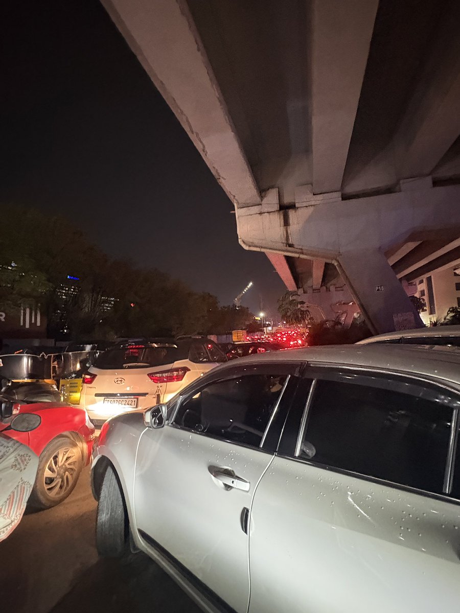 why_uday's tweet photo. Mentally &amp; physically here since 2 hrs
😑😑
@HYDTP @cyberabadpolice https://t.co/WLPnAxSGnY