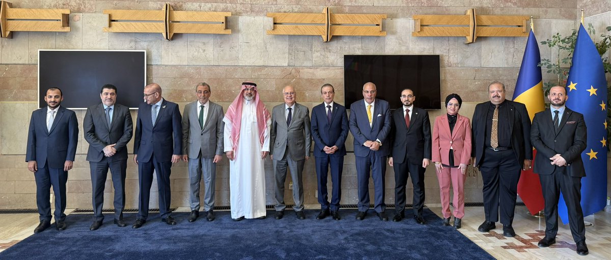 KSAembassyROU's tweet photo. وصل سعادة سفير خادم الحرمين الشريفين لدى رومانيا / خالد بن عيد الشمري @khalidEid_ إلى بوخارست هذا اليوم وكان في استقباله معالي عميد السلك الدبلوماسي العربي، وأصحاب السعادة السفراء العرب، ومنسوبي السفارة، ومسؤول من المراسم في وزارة الخارجية الرومانية. https://t.co/AnscOgW0Dw