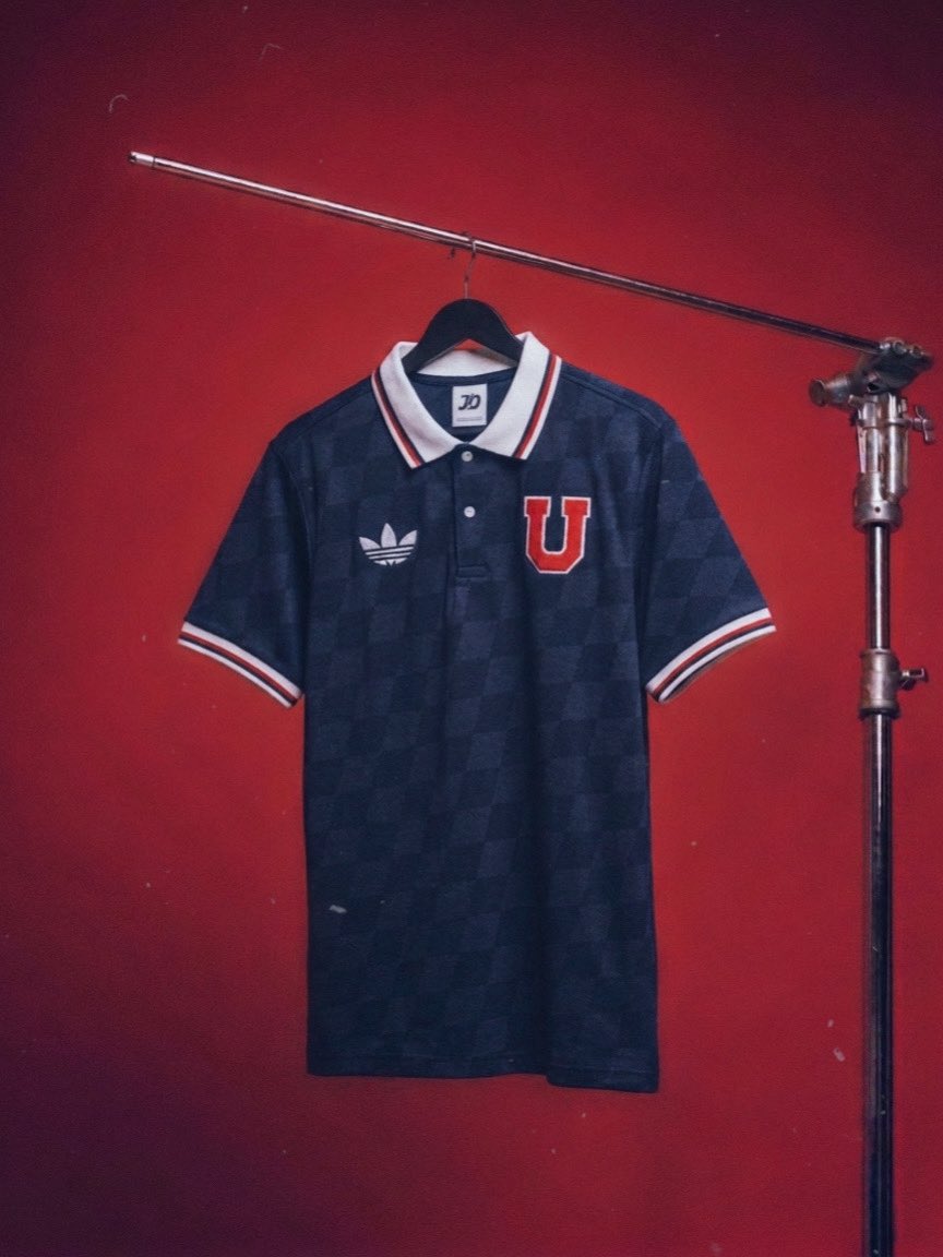 electroner10's tweet photo. Y esta camiseta?👀 #udechile #vamoslau https://t.co/bSXvsByDpQ
