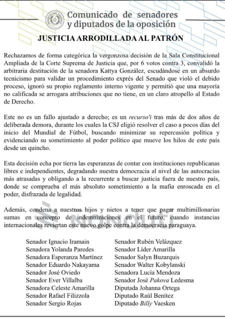 victorbogadopy's tweet photo. No defienden la Constitución: defienden a su aliada. Cuando fallan contra sus adversarios, aplauden. Cuando el fallo toca a Kattya, gritan golpe, autocracia y justicia arrodillada. Esa es la lógica de esta oposición: si no controla la decisión, deslegitima la institución. https://t.co/mgq9UjXVEM