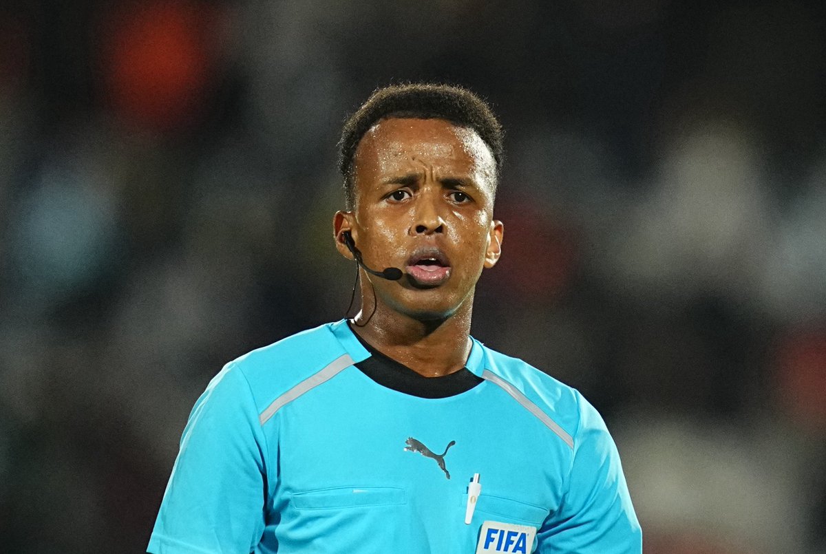 Samatar_Obsiiye's tweet photo. @Samatar: This is a clear act of racism. Banning the entry of a FIFA-certified referee is unacceptable and raises serious concerns about discrimination. United States 🇺🇸 must put an end to such hateful actions and uphold the principles of fairness, equality, and respect for all. https://t.co/qdWOhXFdBM