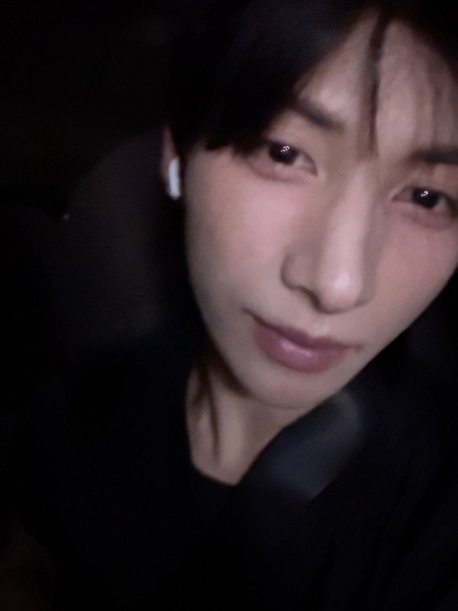 apk06's tweet photo. its like he knew I was sad 🥺 https://t.co/rkVIC7ucAg