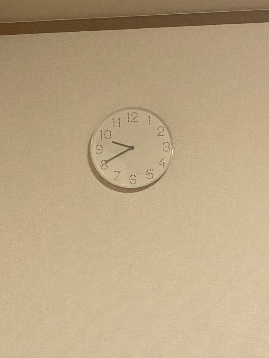 uta_tkns_'s tweet photo. まだ21:40だしって思ってたら時計止まってた、永遠の21:40 https://t.co/PW3mbNe4X6