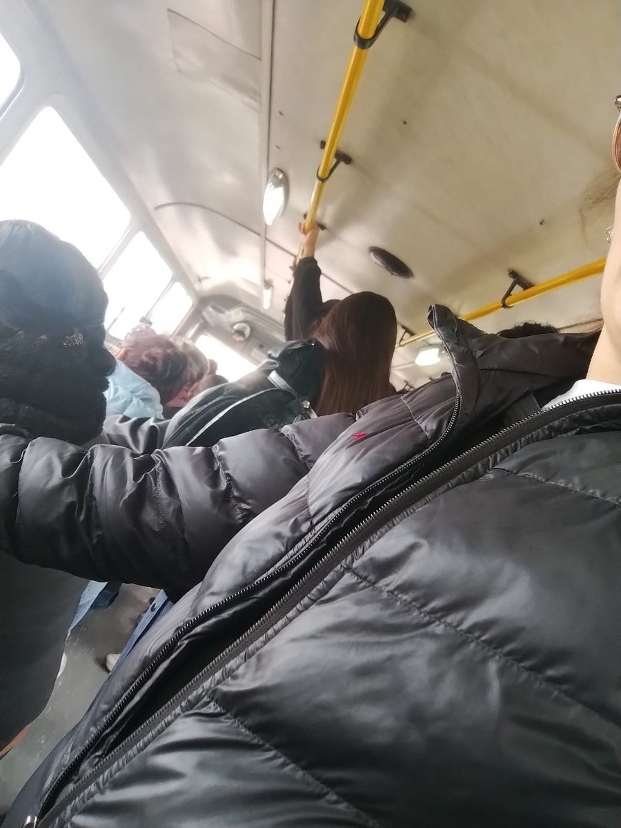 norwh's tweet photo. Al próximo ser vivo que me rompa los huevos por entrenar embarazada, ni me voy a calentar, le voy a manguear un auto porque vengo viajando parada en la doble trocha desde el primer trimestre. 
Estoy en el 7mo mes. https://t.co/KXmcCPwgFZ