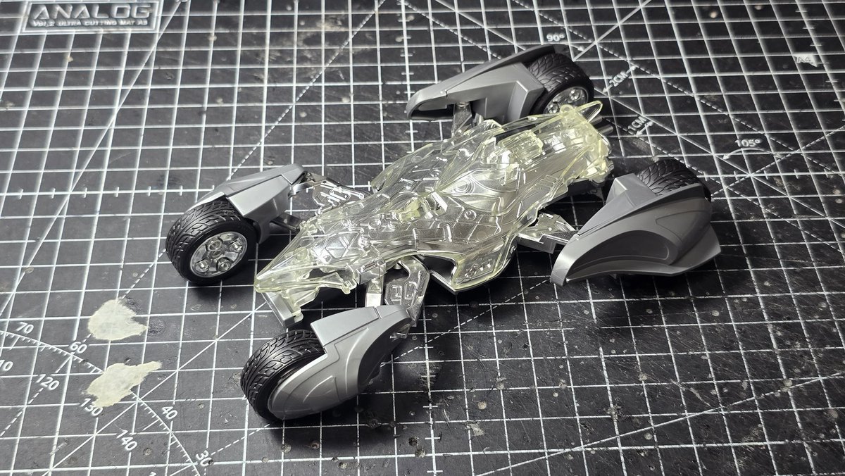 maker_beta's tweet photo. 한국의 공식 규정에 OK입니다.....!!!!!
심지어 작은 날개 제외 6.8g의 바디!!!
韓国の公式レギュレーションでも使用可能です……!!!!
しかも小型ウイングを外せば、なんと6.8g!!!
#타미야
#미니사구
#Tamiya
#ミニ四駆 https://t.co/M6ZpTAqsDe