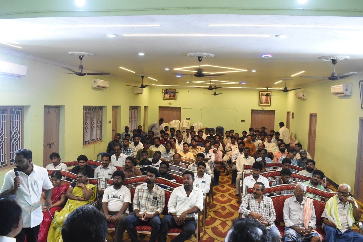 BandaruTweets's tweet photo. నేడు రావులపాలెం మండల జనసేన పార్టీ నాయకులు, కార్యకర్తలు, వీరమహిళలు, సాధక్ లు, బూత్ లెవెల్ ఏజెంట్లుతో రావులపాలెం గ్రామం శ్రీకృష్ణదేవరాయ కళ్యాణ మండలం నందు కొత్తపేట నియోజకవర్గ ఇంఛార్జి బండారు శ్రీనివాస్ గారు విస్తృత స్థాయి సమావేశం ఏర్పాటు చేసారు. https://t.co/U0T6Zof4RK