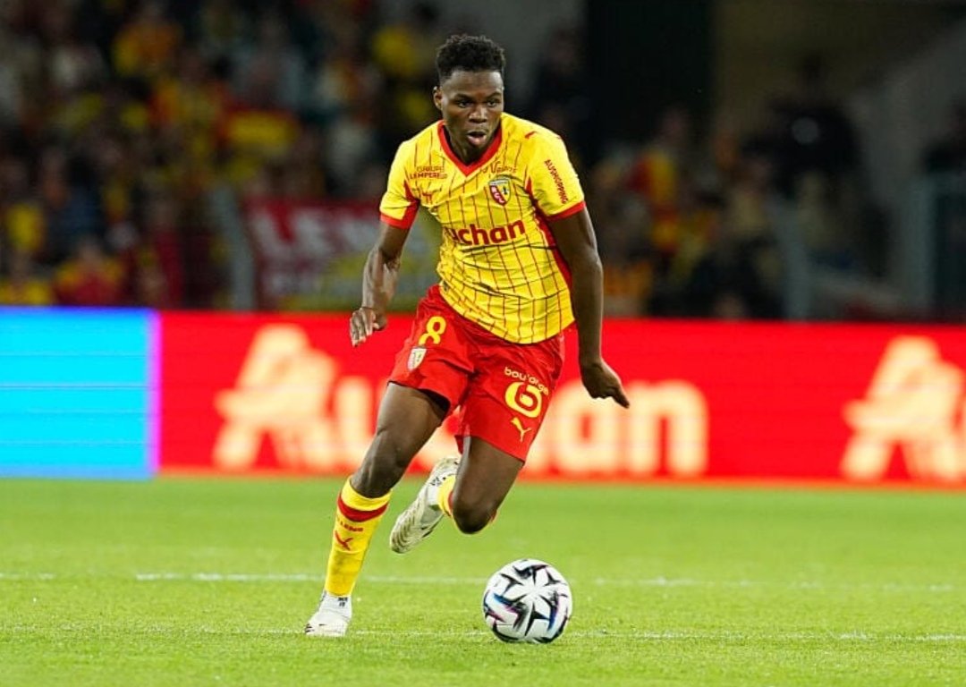Corballyred's tweet photo. Prices in the Premier League are out of control.

Alex Scott is valued at 80 million while you can sign

°Lamine Camara🇸🇳 
°Mamadou Sangaré🇲🇱 

for 80 million combined.

Camara and Sangaré sorts out the Liverpool midfield, make it happen Hughes and Edwards 👍 https://t.co/QCLdKPbDhU
