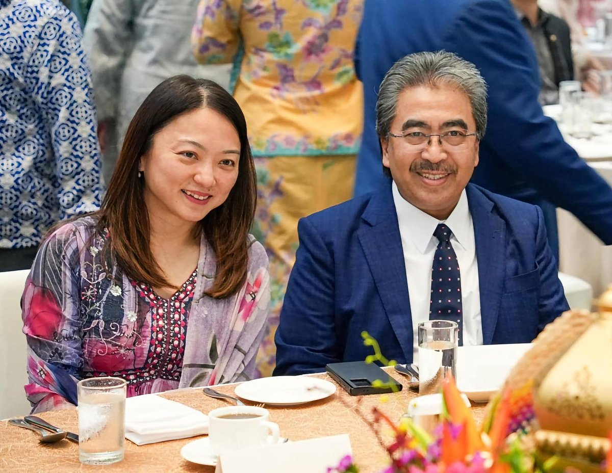 syahir's tweet photo. Menteri Wilayah @hannahyeoh terkait taknak duduk semeja dengan DAP. response macam ni lebih baik daripada responses yang lain. yang lain-lain mungkin boleh belajar. https://t.co/x66xJaLFTr