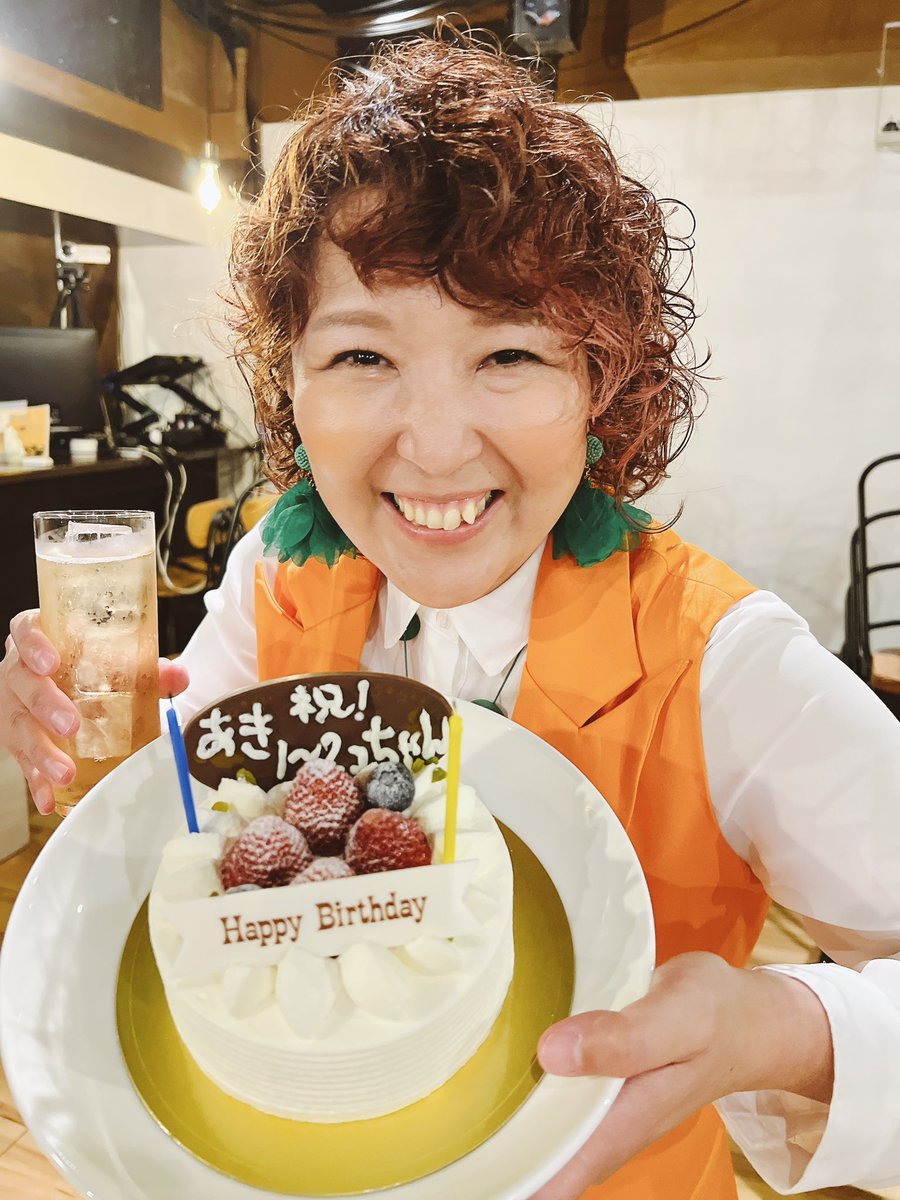 akiichiko's tweet photo. あきいちこBirthdayワンマンLIVE
『ONE MOMENT』
@代官山NOMAD

ありがとうございました！！！❤️‍🔥

会場で配信で
皆さまと時間を共にできて
とーーーっても幸せでした！！！✨✨

みんな大好きじゃーーー！！！！❣️

全員癖(っ毛)ありの
バンドメンバーも最高だったなぁ😍

うっかり言い忘れちゃったんだけど
ラジオで紹介したいので
ぜひこちらに
感想書いて送ってくださいませ🥹！！！
↓
https://t.co/JAHFmZvPsx
(ご来場の方にはQRコードお配りしてます)

※日付変わって
本日(6/10)の11:00までに
送ってくれたらめちゃくちゃ嬉しい🙇‍♀️‼️
よろしくお願いしますーっ🙏