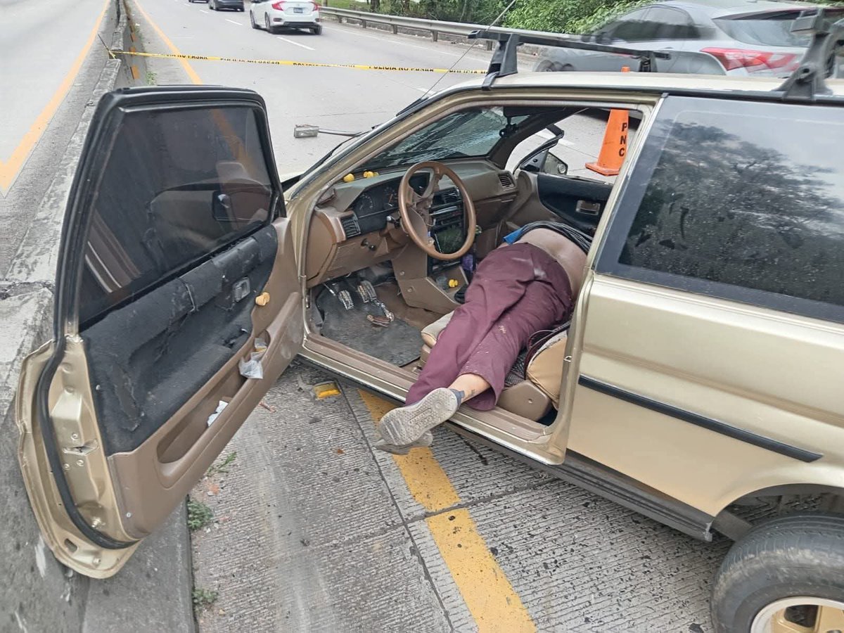COBRA89701915's tweet photo. Un hombre perdió la vida luego de sufrir un paro cardíaco mientras conducía su vehículo con destino a Zaragoza. El hecho ocurrió sobre la carretera hacia el Puerto de La Libertad, en el sector del Cristo Negro. https://t.co/xTE9rPmcC6