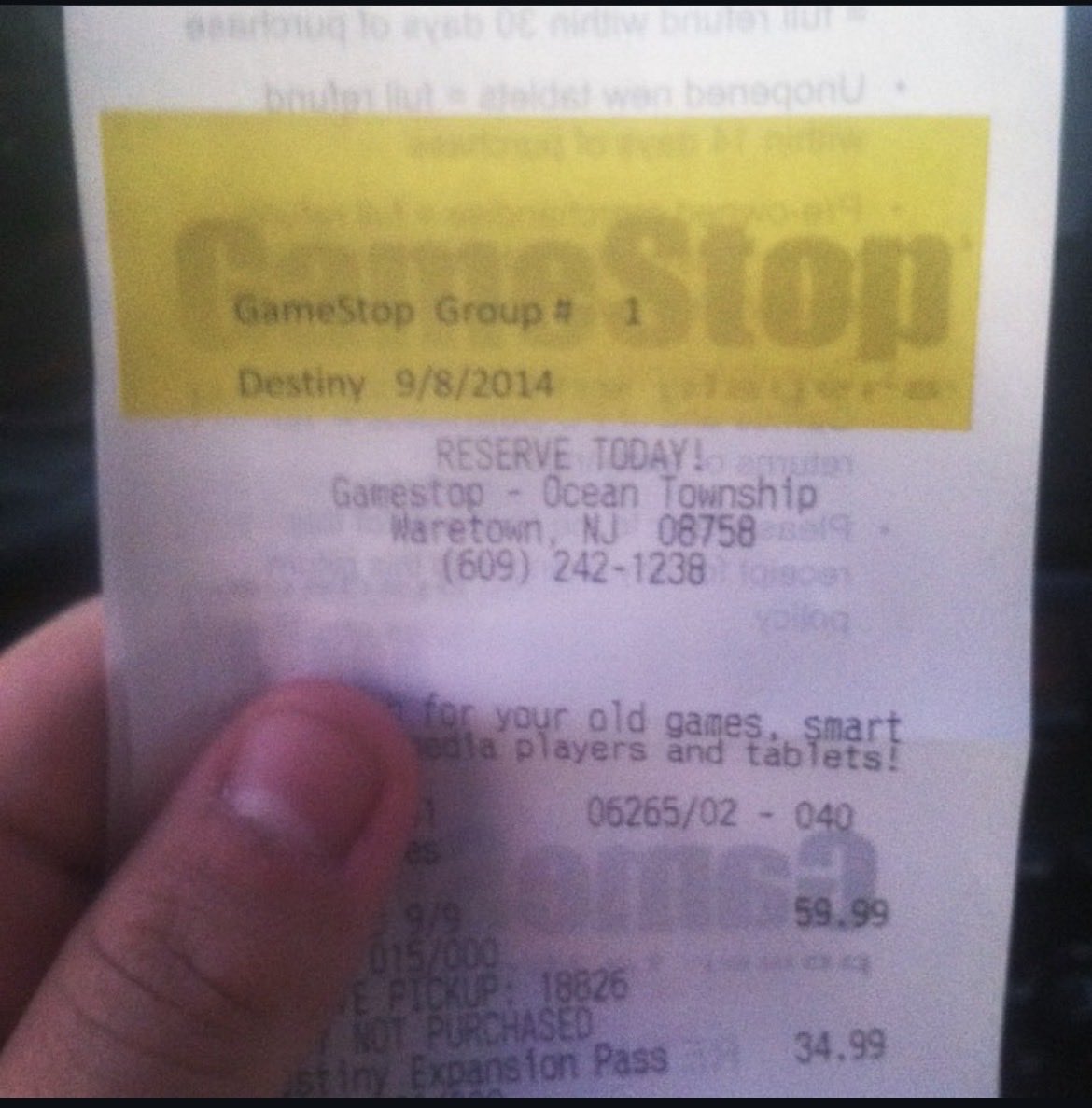 MidnightFire420's tweet photo. @Lucky_ReVamped @Destiny2Team @DestinyTheGame GameStop employees back then were actually goated https://t.co/zLyWD80RLc