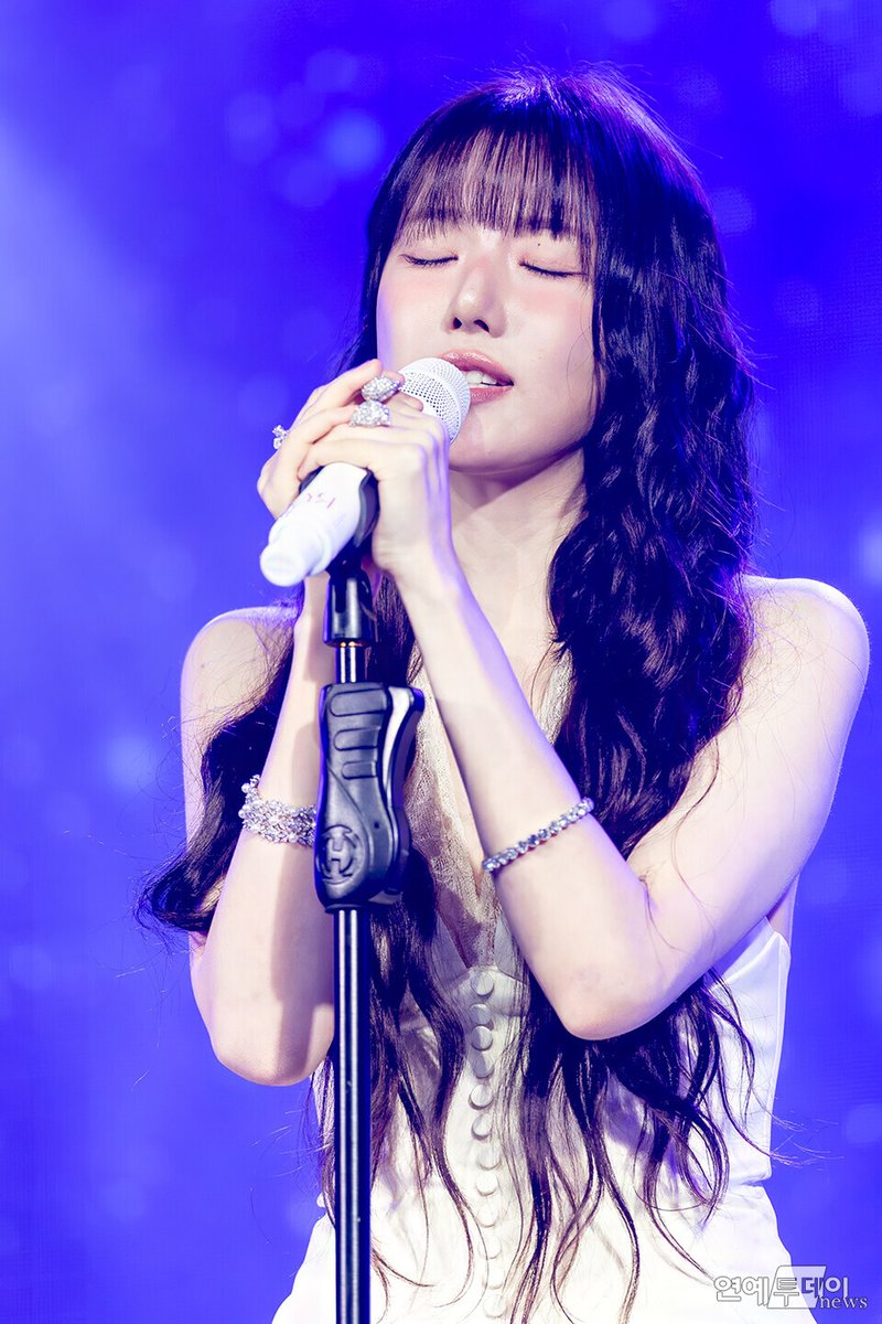 tvj2000's tweet photo. [today포토] #예린 #YERIN , '무대를 수 놓은 보이스' #조각별 #REACH_YOU 쇼케이스
📸 https://t.co/4N0tasniqE https://t.co/T71NJiSgQJ
