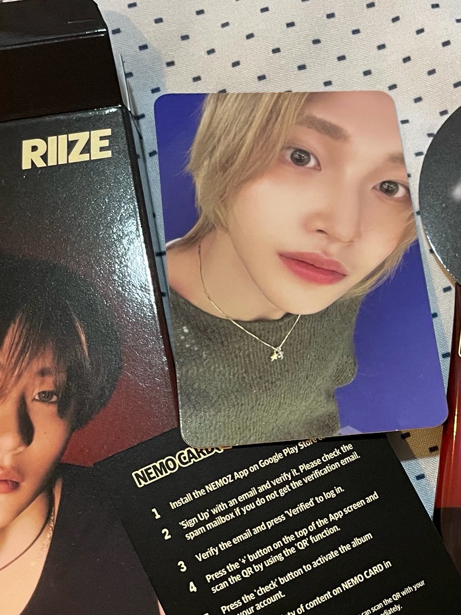 7ab_97's tweet photo. RIIZE RIIZING photo pack 過去 トレカ 交換

【譲】 ウォンビン（写真１枚目）

【求】 同種アントン（写真２枚目💖）

条件の合う方いらっしゃいましたらお気軽にお声掛けください🙇 https://t.co/sMDdokvXEg
