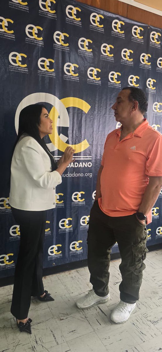 TonyGeara's tweet photo. Después de casi 2 años de persecución y clandestinidad, por fin podemos volver a darnos un abrazo y reencontrarnos en nuestra casa, querida @delsasolorzano, la casa de la libertad y la ciudadanía, la sede de nuestro glorioso partido @EnCiudadanoVzla.

Volvimos para este maravilloso encuentro  para reafirmar y organizar el futuro de nuestro estado Bolívar que sin duda será de gloria, cambio, y prosperidad.

Estoy convencido que nuestro hermoso estado está listo para lograr los cambios que son necesarios para volver a ser el estado de acero, el estado que iluminó a Venezuela y que transformó el sur del país en el verdadero sueño venezolano.

Gracias Delsa (@delsasolorzano) por ese cariño y ese empuje que le das a todo nuestro equipo de @EnCiudadanoBol.

¡Vienen grandes cosas para el país y para Bolívar!