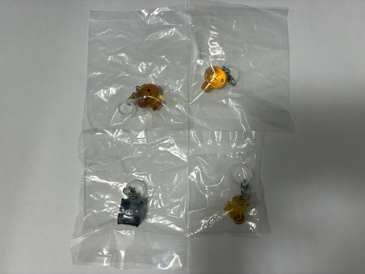 stmfwh's tweet photo. ガチャガチャ　交換

譲　画像1.2枚目のもの
求　その他めじるし、ガチャガチャ

めじるしはめじるし同士の交換を優先で探しております。
郵送での交換希望です。
お気軽にお声掛けください✨

#めじるしアクセサリー　#ガチャ　#交換 #サンエックス　#キティ https://t.co/pzqdNnk5pA