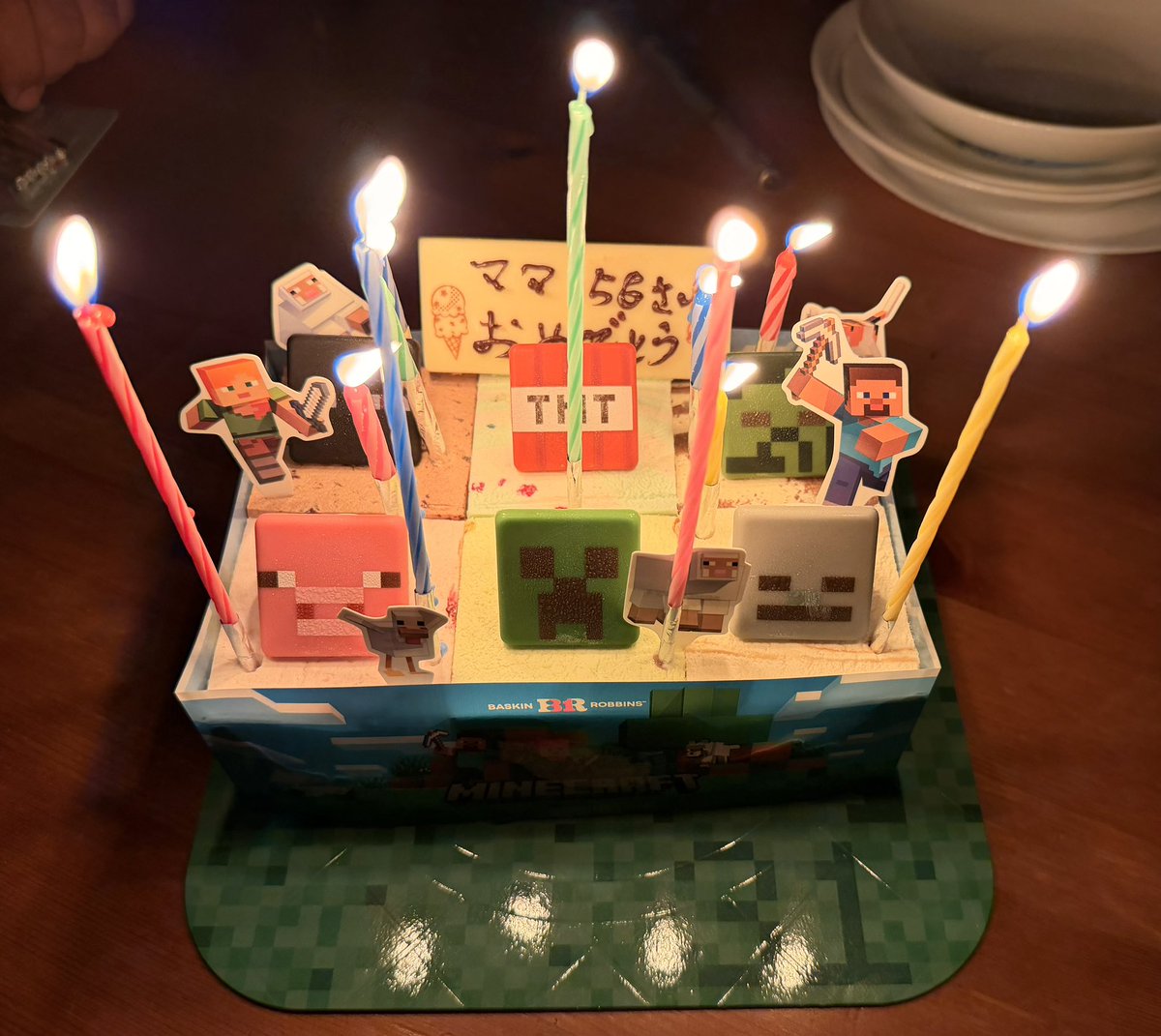 SFJ48's tweet photo. 帰宅したら、
次女姫がサーティワンのアイスケーキで
お祝いしてくれたっ🥂
マインクラフト可愛すぎる♡
何か好きな物買ってねと商品券も
もらいました🎁
嬉し過ぎた〜
Thank you my daughter♡

#生誕祭パートII
#サーティワン
#アイスケーキ
#マインクラフト
#商品券 https://t.co/SxqxpV0oiB