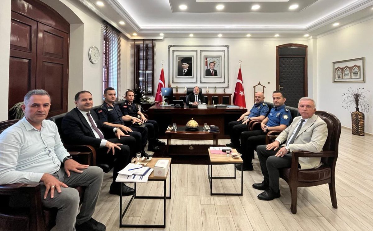 seyhanmem's tweet photo. 🇹🇷 Kaymakamımız Sayın Ekrem İnci başkanlığında gerçekleştirilen Bölge Sınav Koordinasyon Kurulu toplantısına İlçe Milli Eğitim Müdürümüz Sayın Murat Çelik katılım sağladı. 

Toplantıda, bölgemizde gerçekleştirilecek sınavlara ilişkin hazırlık süreçleri, sınav güvenliği, kurumlar arası koordinasyon ve alınacak tedbirler değerlendirilerek ilgili paydaşlarla görüş alışverişinde bulunuldu.

@tcmeb @AdanaMem @mnaras @mrt__celikk