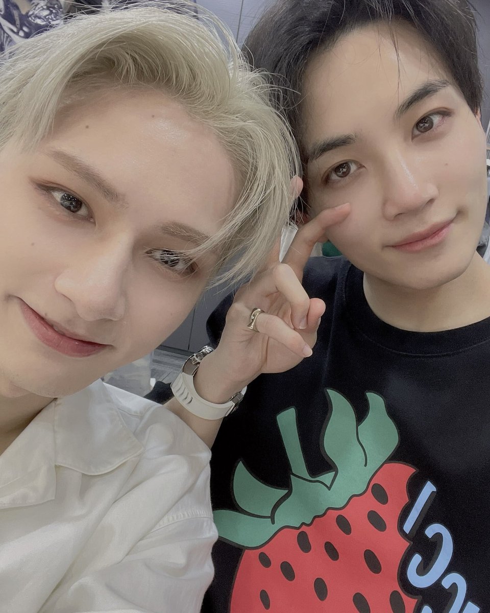 yoonriver__'s tweet photo. #오늘은_문준휘생일_축하_쿠다사이
#OurMoonlightJUNday

뭉중휘 생일축하해💕 https://t.co/YeW5ya5gVA