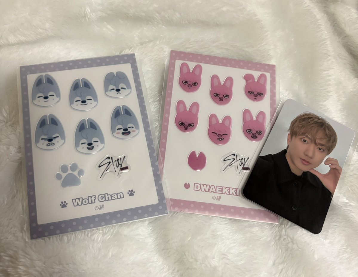 mitsu_0624's tweet photo. Straykids スキズ FCくじ オンラインくじ 交換 SKZOO

（譲）シール　🐺　🐖🐇
　　トレカ　🐖🐇B

（求）シール　🐥
        トレカ    🐥B
   
郵送にて交換を希望いたします📮
お気軽にお声がけください☺️ https://t.co/2jh4qHFXNh