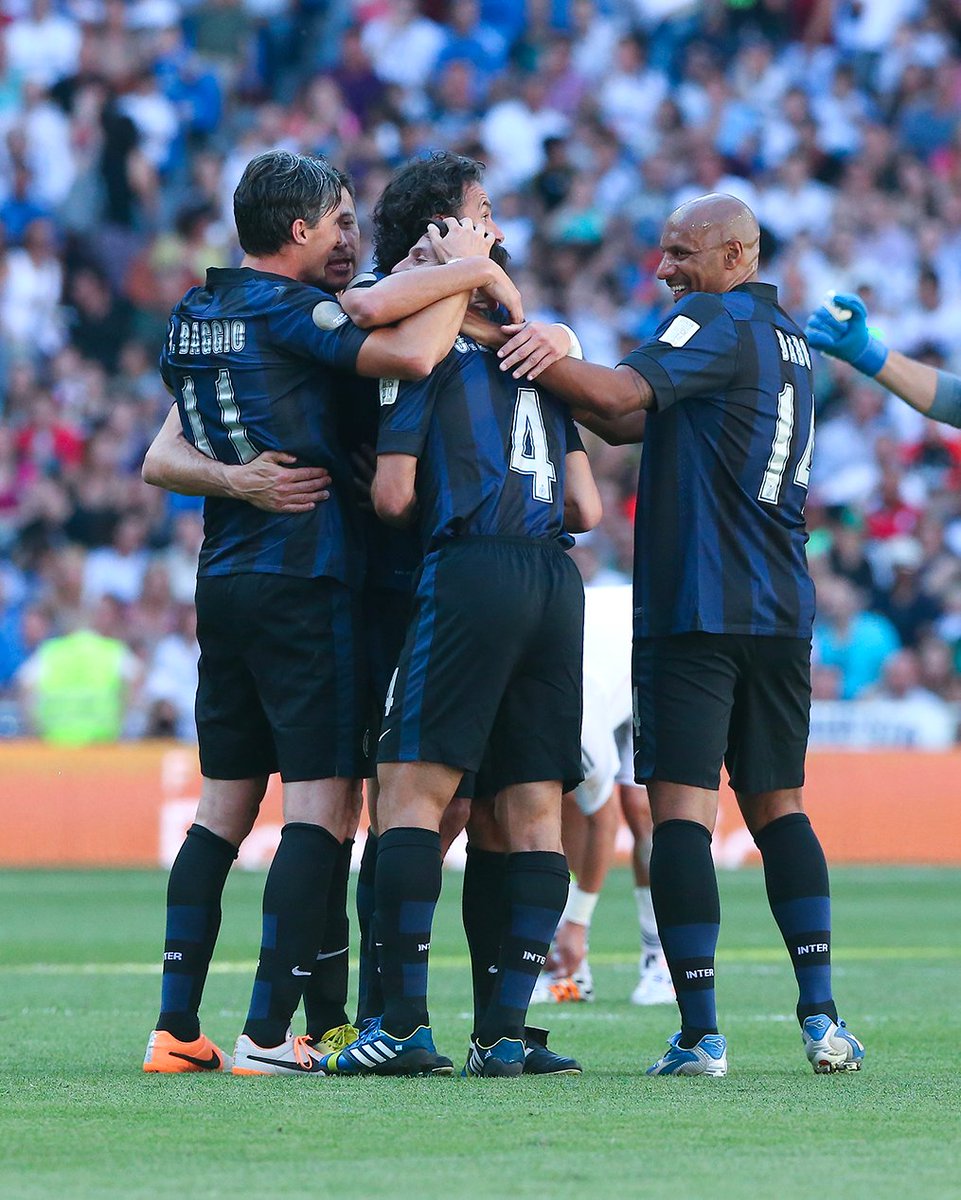 Inter's tweet photo. Siamo nella settimana del Corazón Classic 🖤💙
Le foto del match del 2014 🗓️ https://t.co/4d8JYEXciw