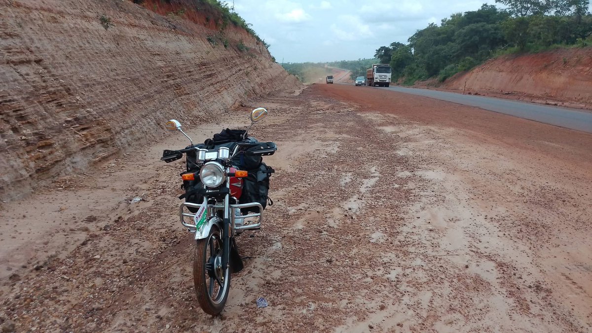 Benue247's tweet photo. Last month, Real Emmiwurks bought and prepared his motorcycle, GIANT 🏍️, before riding from Benue to Lagos in just three days:

📍 Benue → Onitsha
📍 Onitsha → Benin
📍 Benin → Lagos https://t.co/uxyXQaulc9