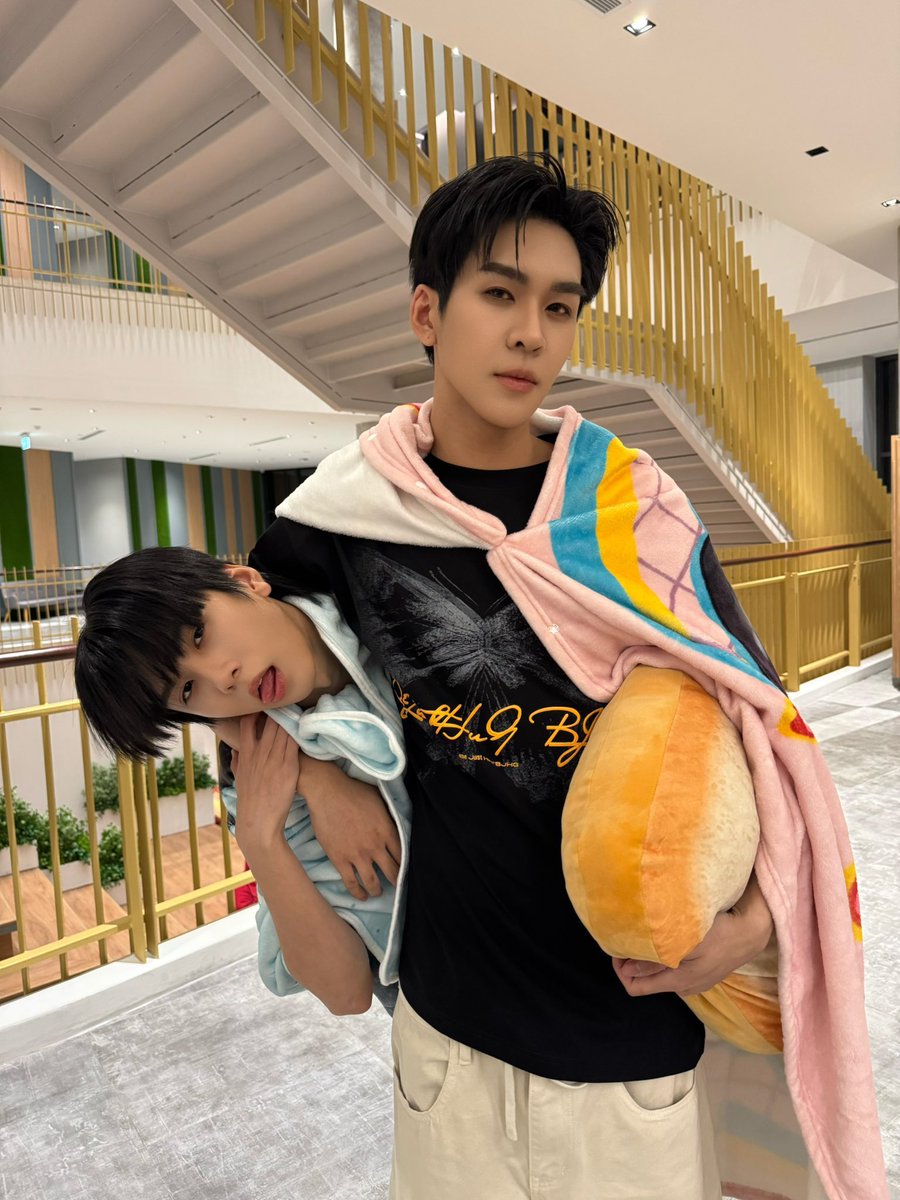 multi_doksss's tweet photo. ถ้าคุณยังอารมณ์เสียอยู่ พี่แนะนำให้คุณรีบไปพาแมวของคุณไป🫡

#AuauSave https://t.co/TbYrApMtLC