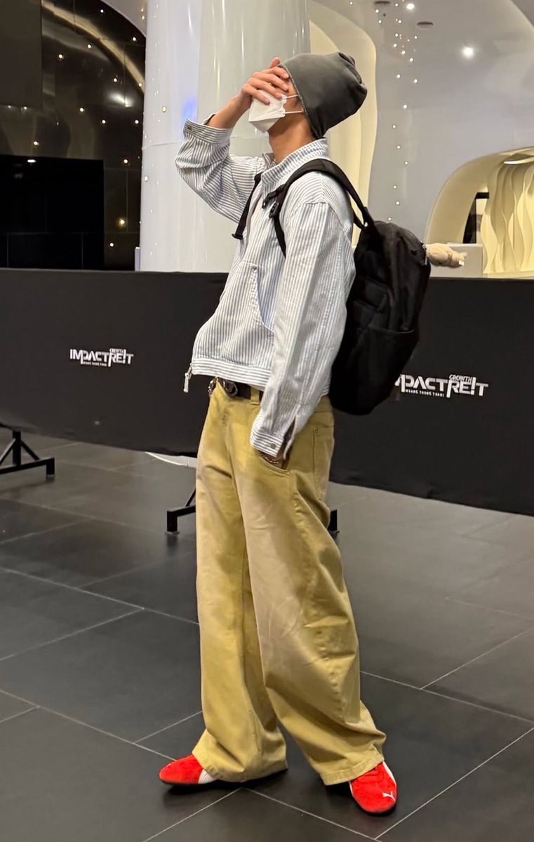 ployknwpc's tweet photo. fit check puma สีแดงแสบตามากครับ https://t.co/JbejWCumYa