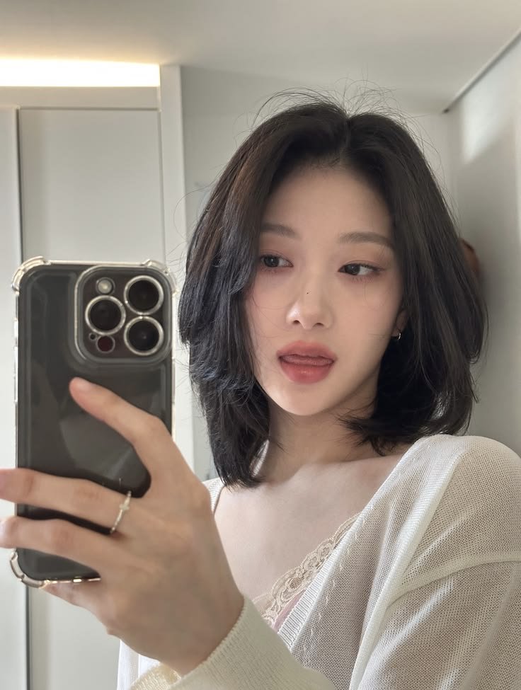 wisdomtxxth's tweet photo. Udah kaya habis putus rambut pendek begini. https://t.co/048F1AXqP5