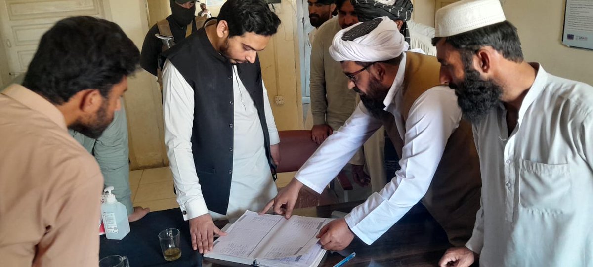 Justtust's tweet photo. Today, the Deputy Commissioner Killa Saifullah visited RHC Nassai. He checked staff attendance, inspected medical facilities, medicines &amp; cleanliness. He said public health is govt’s top priority. Instructed staff for better patient care and assured redressal of issues. https://t.co/H04jpF0ALA