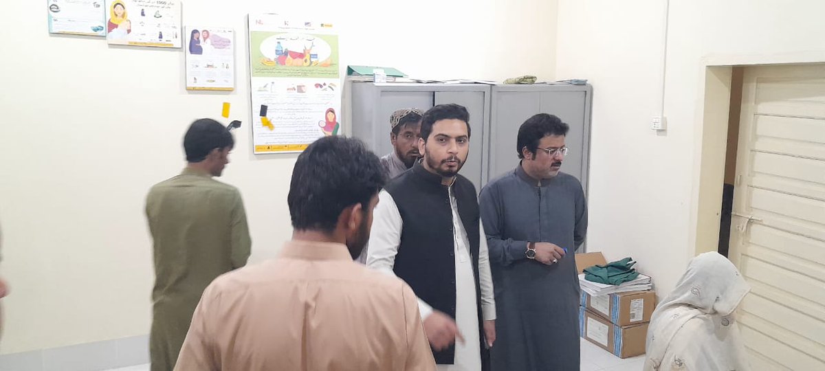 Justtust's tweet photo. Today, the Deputy Commissioner Killa Saifullah visited RHC Nassai. He checked staff attendance, inspected medical facilities, medicines &amp; cleanliness. He said public health is govt’s top priority. Instructed staff for better patient care and assured redressal of issues. https://t.co/H04jpF0ALA