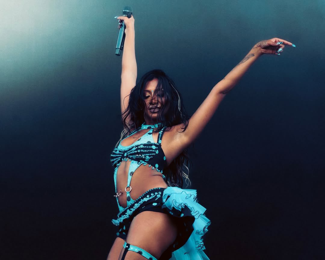 kalahswrld's tweet photo. Do yall want me to drop unseen gov ball pics like these …?😍😍 https://t.co/hKuBWvN9nR