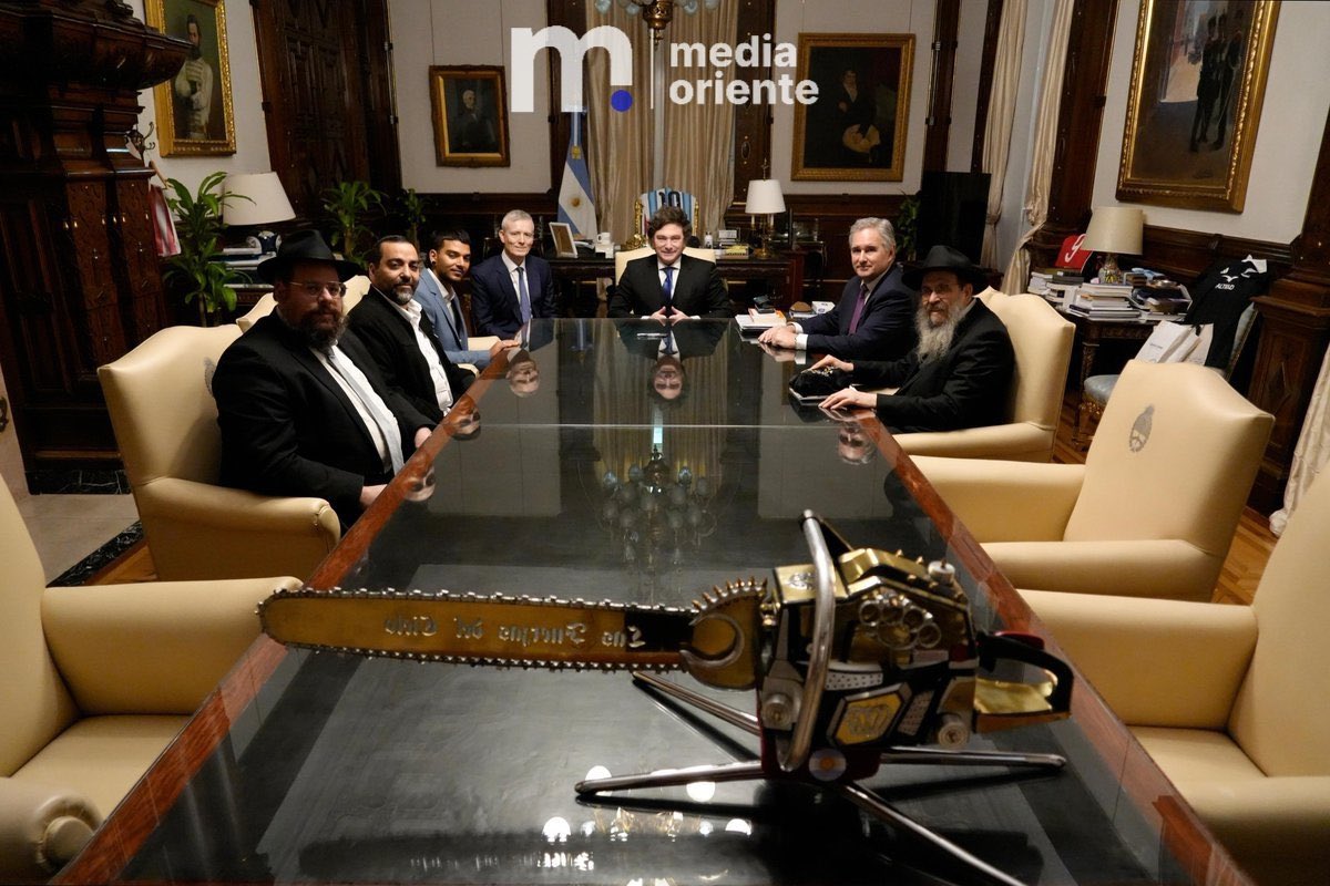 ArgxIsrael's tweet photo. El Presidente Javier Milei, junto al Canciller Pablo Quirno, mantuvo un encuentro en Casa Rosada con Yosef Haim Ohana, quien permaneció secuestrado por Hamas en Gaza hasta su liberación en 2025. https://t.co/0AbZqSJN5C