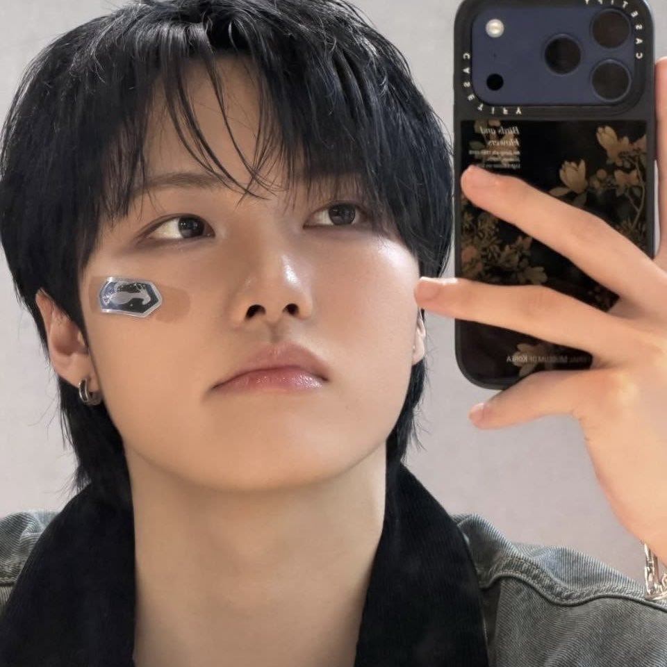 junghoonberry's tweet photo. i like me better when i’m with you <3

#roadyselcaday #road𝓨selcaday #rdysd #xikers #싸이커스 #junghoon #정훈 @xikers_official https://t.co/9tKUV8Ja45