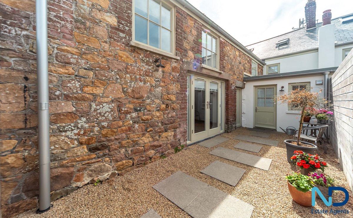 ndestates's tweet photo. St Peter - Three Bedroom Cottage with Gardens and Parking
Asking price £730,000
Website: https://t.co/IdYNxMIMnF
Virtual tour: https://t.co/nKV5Q2Dc6m https://t.co/XdsqESCKPj