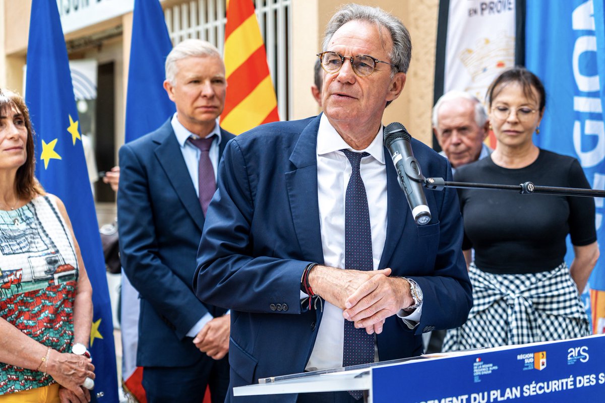 hervecael's tweet photo. Le Pacte régional pour la sécurité des soignants en Provence-Alpes-Côte d’Azur a été signé aujourd’hui par Jacques Witkowski, Préfet de la région Provence-Alpes-Côte d’Azur, Renaud Muselier, Président de la Région Sud Provence-Alpes-Côte d’Azur, et Yann Bubien, Directeur général de l’Agence Régionale de Santé Provence-Alpes-Côte d’Azur. Cette signature concrétise plusieurs mois de travail partenarial et fait suite à sa présentation lors du dernier comité de coordination de l’Ordre régional des médecins. Une étape importante pour renforcer la protection des professionnels de santé confrontés aux violences, menaces et incivilités dans l’exercice de leurs missions.
Face à l’augmentation des violences à l’encontre des professionnels de santé, ce pacte régional apporte des réponses concrètes pour mieux prévenir les situations de tension, renforcer la sécurité des lieux d’exercice et accompagner les victimes dans leurs démarches. Il prévoit également le développement d’outils d’alerte, le renforcement de la coopération avec les forces de l’ordre, un effort important en matière de formation des étudiants et des professionnels de santé, ainsi qu’une action de sensibilisation auprès du grand public. L’objectif est clair : permettre aux soignants d’exercer leur mission dans un environnement plus serein et plus sécurisé, tout en préservant la qualité de la relation de confiance indispensable à l’accès aux soins.
Cette démarche partenariale illustre la mobilisation conjointe de l’État, de la Région Sud, de l’Agence Régionale de Santé et des représentants des professionnels de santé autour d’un objectif partagé : mieux protéger les soignants et garantir un accès aux soins de qualité sur l’ensemble du territoire.
Protéger les soignants, c’est aussi préserver l’accès aux soins pour tous. C’est par le dialogue, la coopération et la mobilisation de l’ensemble des acteurs que nous pourrons construire des réponses durables au service des patients et de nos territoires.